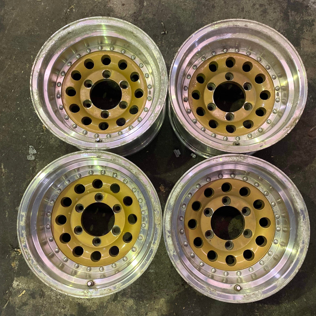 BRIDGESTONE BERG 16in 8J PCD139.7 OFF-13 2本 [X381] Rare Item Bridgestone Berg 16 8J 10 6H-139.7 Set Of 4 Jeep Safari