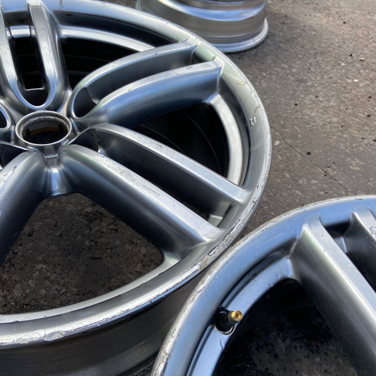 Nissan Fuga OEM JDM 19